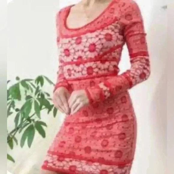NWT Free People flower LACE EYELETS bodycon Mini Dress Size Medium Embroidery - Picture 1 of 14